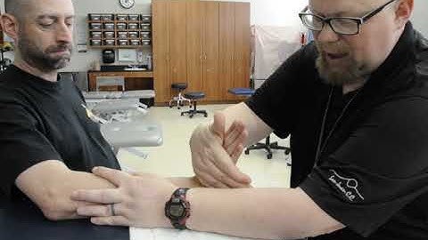 Manual Muscle Test for Wrist Extension and Ulnar Deviation