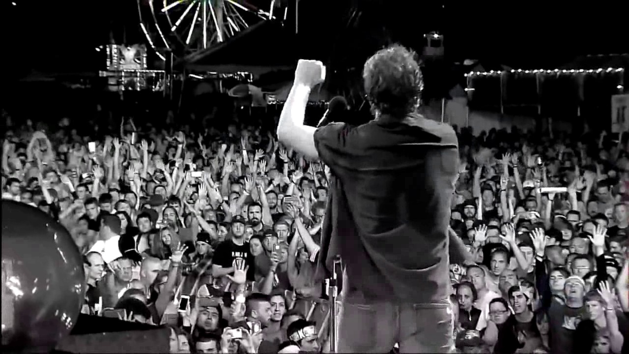 Pearl Jam Do The Evolution (Voodoo Festival 2013) YouTube