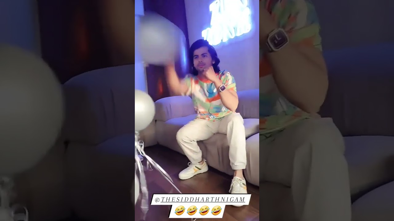 Siddharth Nigam ❤️ funny moment 😂 fight with balloons 😁 