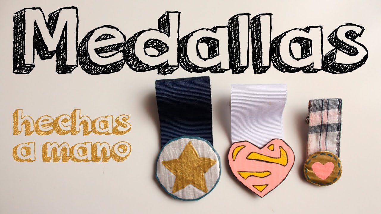 idea para medallas COMO HACER MEDALLERO FACIL 