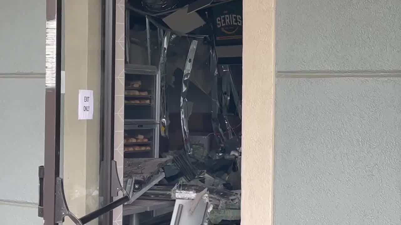 VIDEO NOW: Car crashes through Smithfield Subway - YouTube