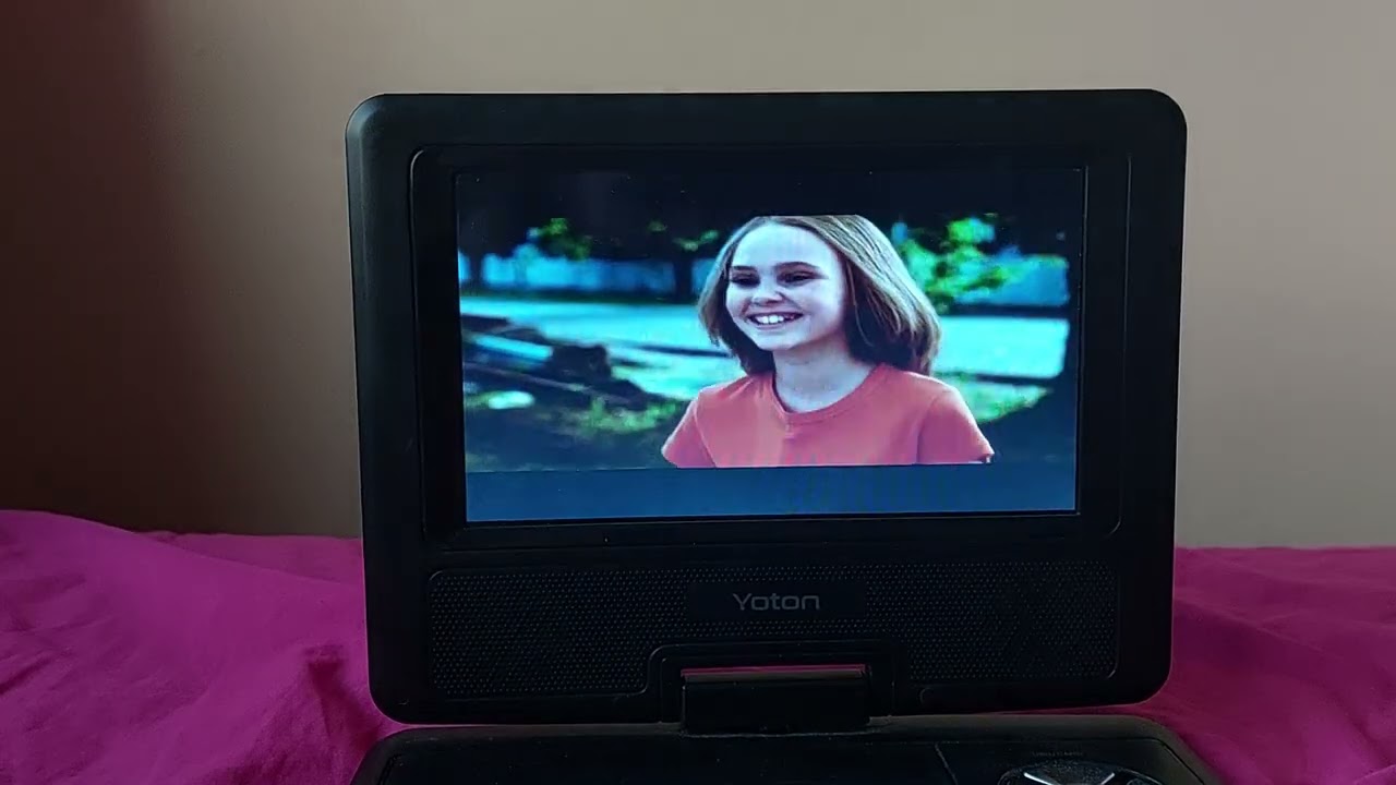 DVD Opening to Bratz Rock Angelz 