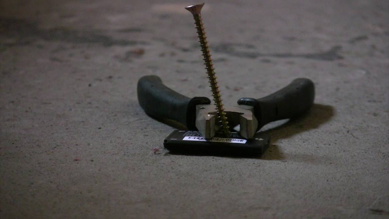 Что будет, если пробить вздувшийся аккумулятор Li-Ion - YouTube