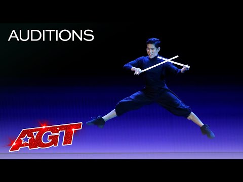 Early Release: Ehrlich Stuns The Judges With a SPECTACULAR Audition - America's Got Talent 2021