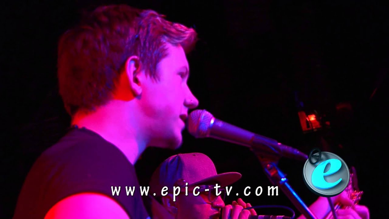 De'Vide   Ready Or Not. Live at Epic Studios.