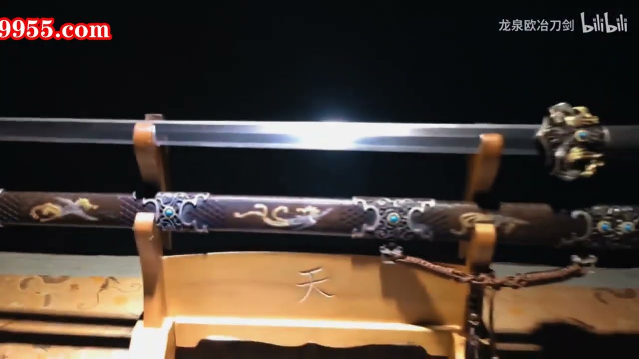 铜鞘鎏金银鱼皮柄乌兹钢研磨大夏龙雀剑买刀加微信：44137552 - YouTube