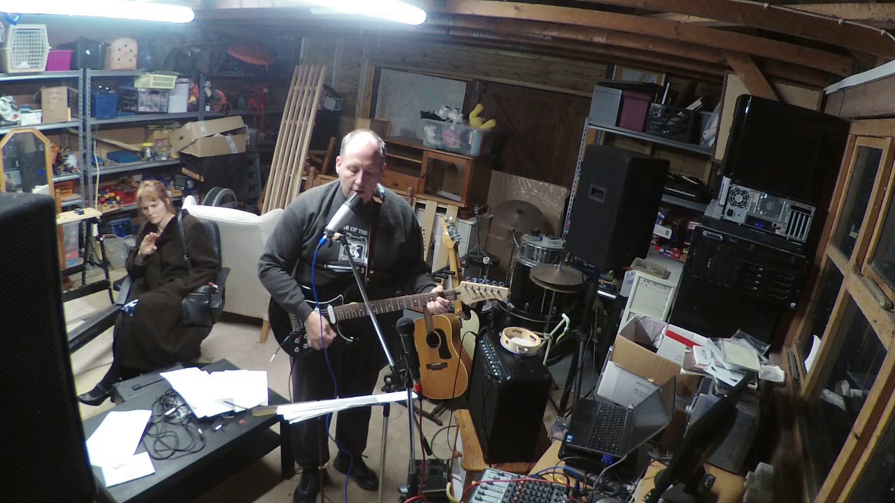 Pete does The Cure - apparently wearing a sumo suit