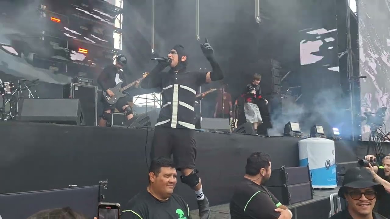 LOS BRUJOS en Tecnopolis - AGUAVIVA + KANISHKA @ 12/04/205 [HD]