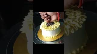 Butterscotch cake 1 Pound #sunflowers #cake #viral #shortsfeed #trending #shortsyt #shorts