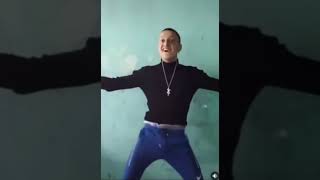 Dans Eden Mesut Özil