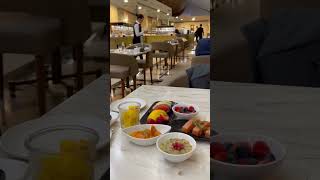 Airport lounge food… but make it fine dining ✈️ #emirates #firstclass