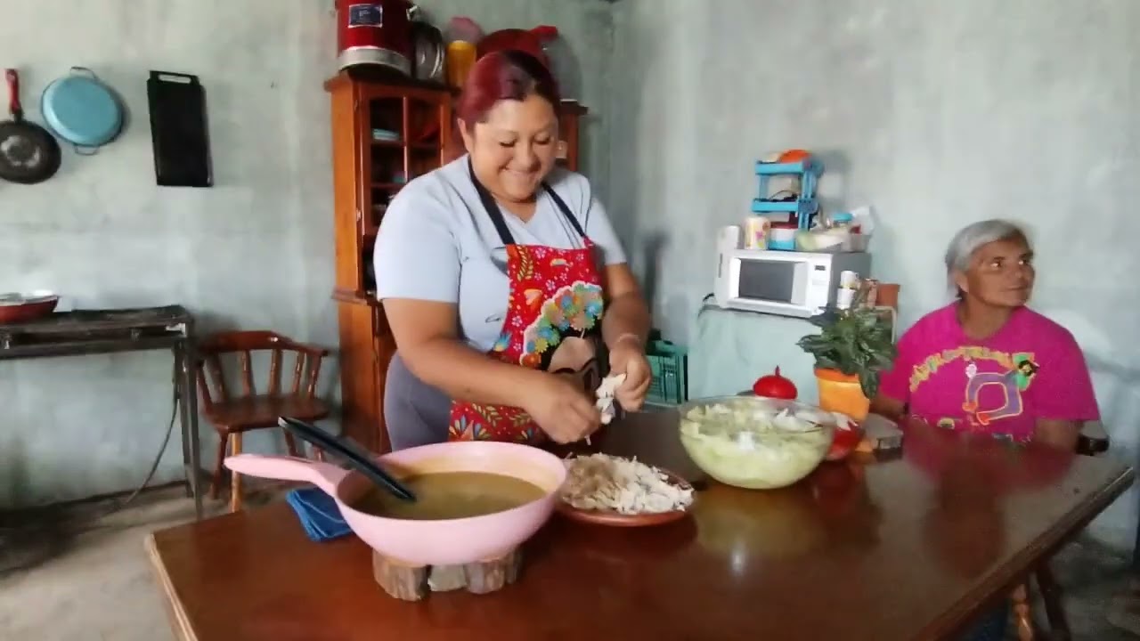 ACOMPAÑENOS A PREPARANDO UNAS RICAS ENCHILAS VERDES🍲🧂