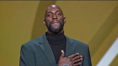 Kevin Garnett Shows Pure Love To Kobe Bryant and Tim Duncan As he Closed out his HOF Speech.