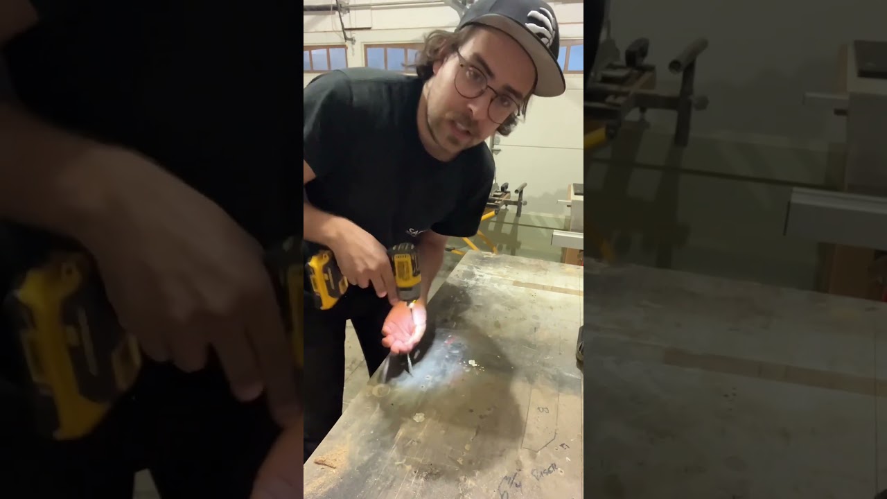 how to screw a screw 