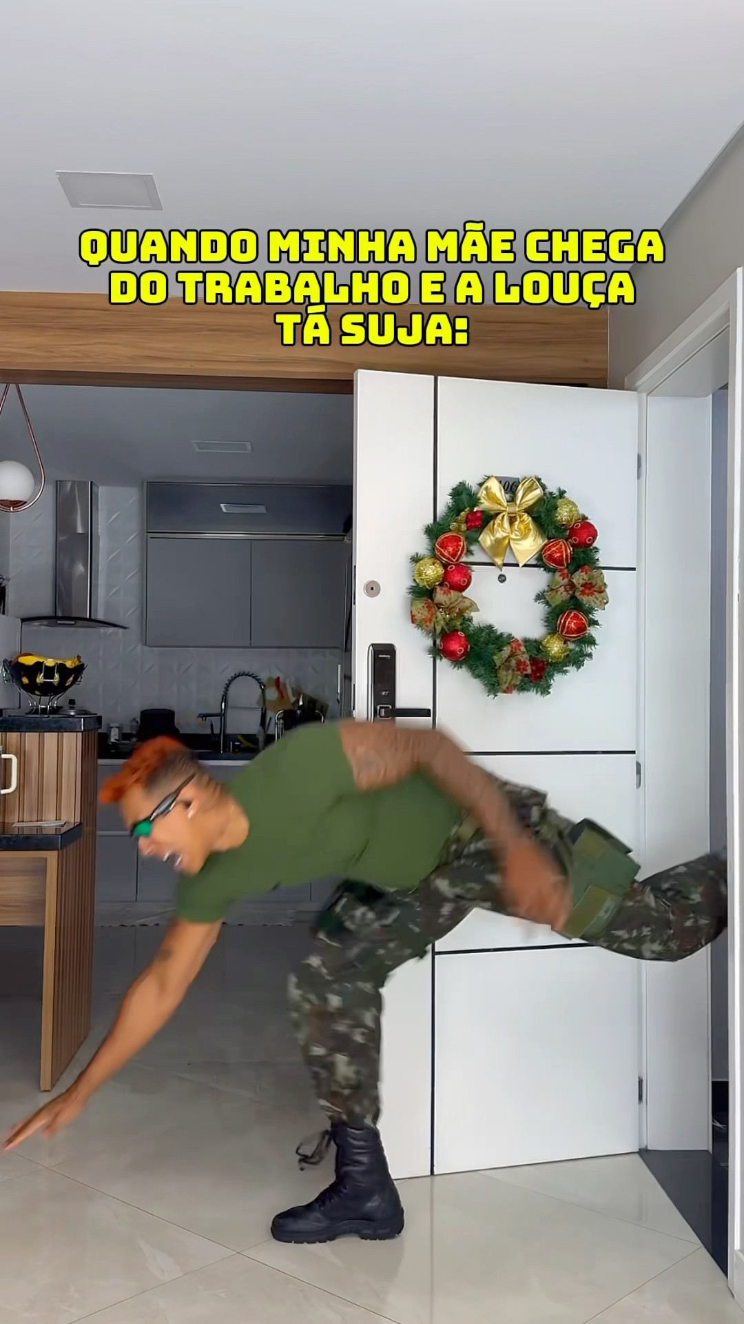 Quem lava louça em casa? ​⁠@mayca.brasil #humor #comedia #funnymemes #short