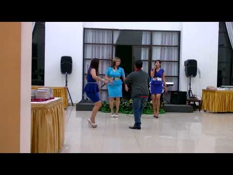 Jaipongan in Puncak Bogor (Goyang Itik)