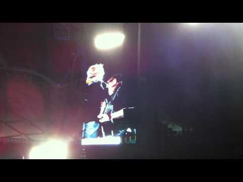 Foo Fighters Live Big Me @ AAMI Park 3/12/11  (Girl Gets Thrown Out of GA)