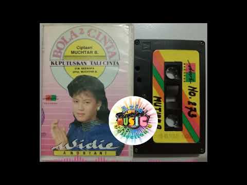 Widie Andryani - Bola Bola Cinta
