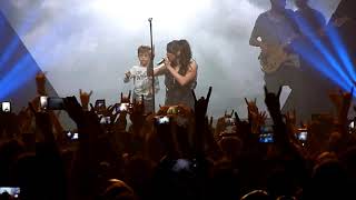 Within Temptation Live In Milan - Sharon Sings With A Child That Got Up On The Stage