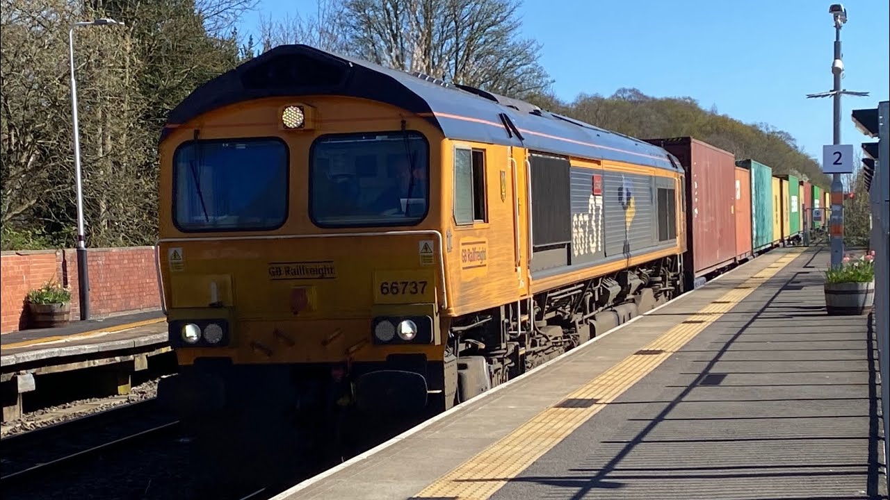 “Lesia” 66737 GBRf 4E15 with 17 containers 14:49 11E Lea Road 5/4/2025 ...