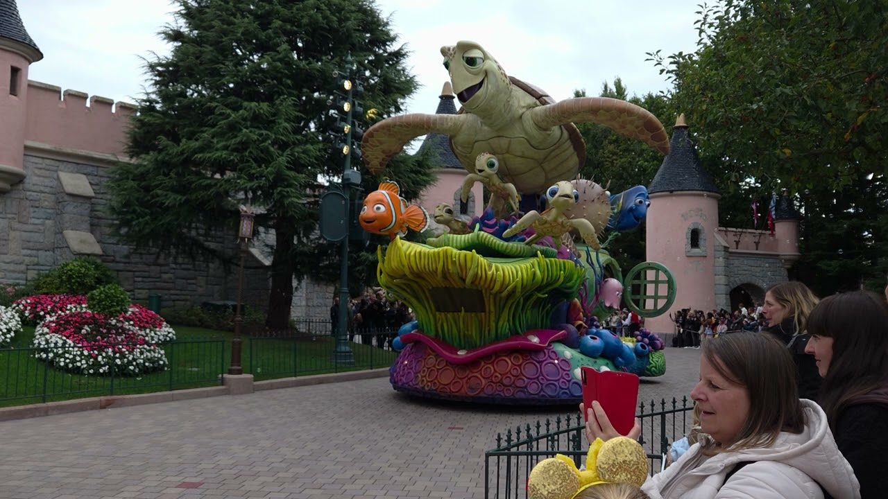 DISNEYLAND PARIS PARADE SEPTEMBRE 2025