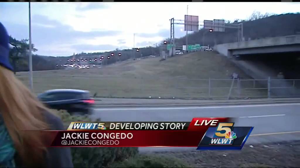 I-71/75 reopens after crash near Brent Spence Bridge - YouTube