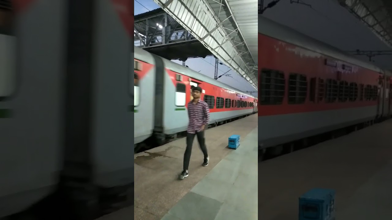 Ksr Bangaloru - New Delhi Karnataka SF Express 