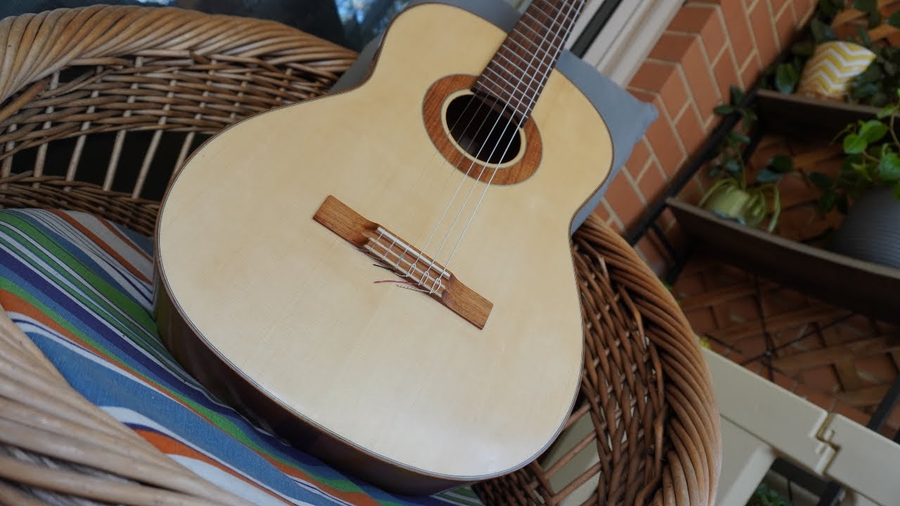 Zamora Guitars - Acacia Special Classical guitar full build