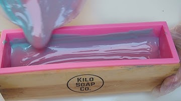 How To Make Tiger Stripe Style Soap. PASTEL TIGER COLD PROCESS SOAP MAKING
