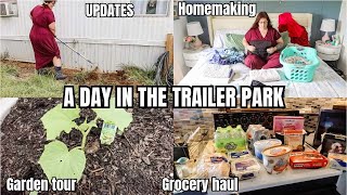 A DAY LIVING IN A MOBILE HOME PARK // UPDATES, CLEANING, COOKING, GROCERY HAUL