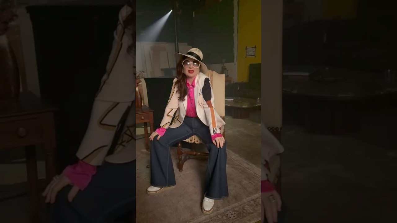 I’m on set filming the 4th music video from my album Suit Yourself… 🎬✨

This one is for Inside Out and it’s shaping up to be colourful, joyful and completely full of life. 

I can’t wait for you to see it. 🌈


#musicvideo #judithowen #insideout #videoshoot