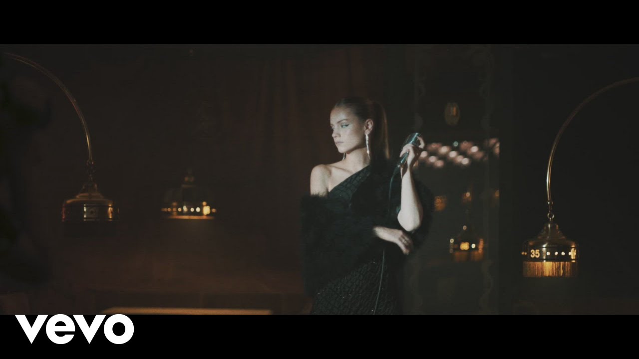 Amilli - Pulling Punches