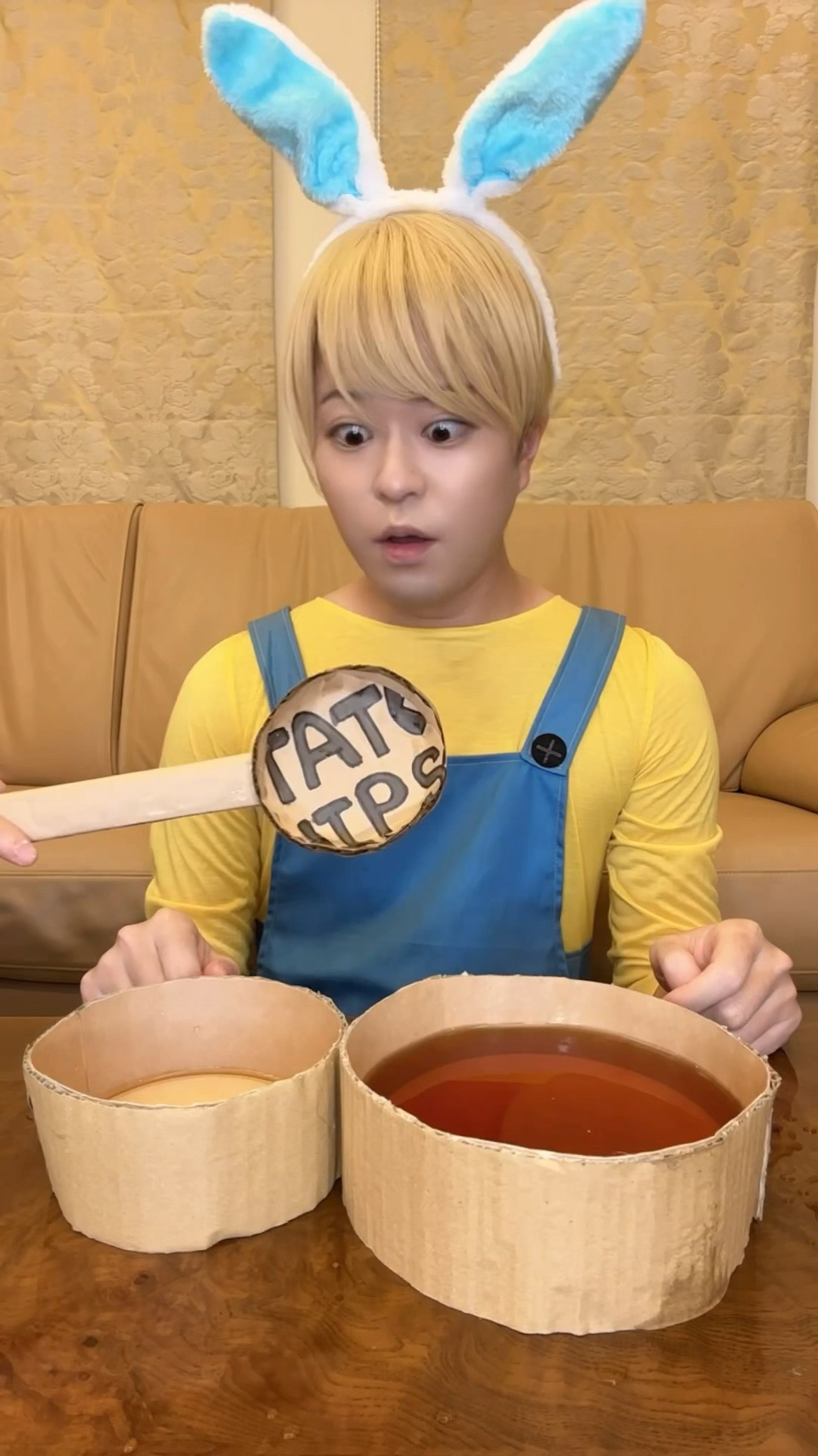 I CAN’T SCOOP UP THe CARDBOARD SOUP！#asmr