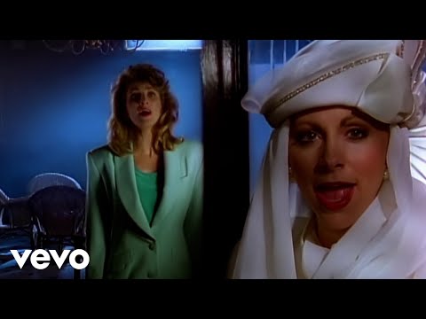 Reba McEntire - Does He Love You ft. Linda Davis