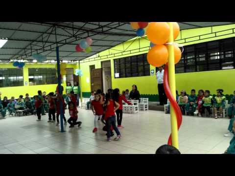 RIHANNA BAILANDO MUSICA