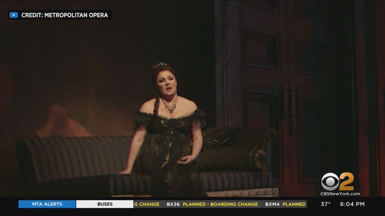 Russian soprano Anna Netrebko withdraws from Met Opera