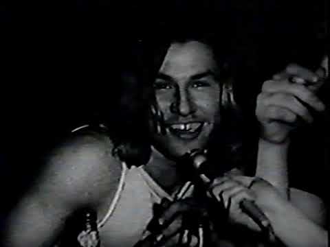 'PuNkiNG OuT!' ( 1977 ) ( EXCeRPT ) - does ANy-ONe KNoW ThiS GuY? - RaMoNes FaN? ( W.e.h.T? )