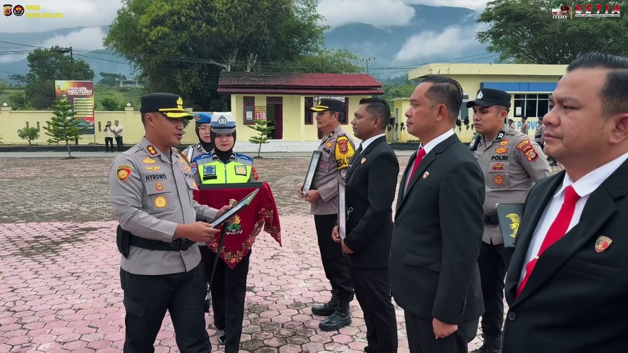 PEMBERIAN PENGHARGAAN POLRES GAYO LUES