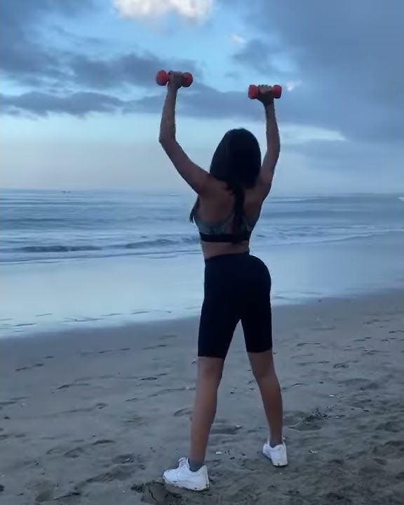 Millen olahraga di pantai Bali