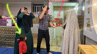 The story of Reza's resistance to Zeinab's reckless behavior and inappropriate proposal