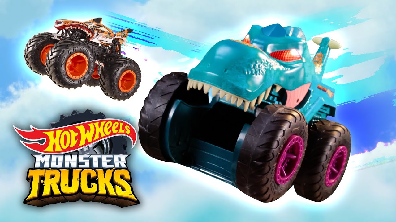 Hot Wheels Monster Jam Dragon Arena Attack Playset- Shop Hot Wheels Cars,  Trucks & Race Tracks, Hot Wheels