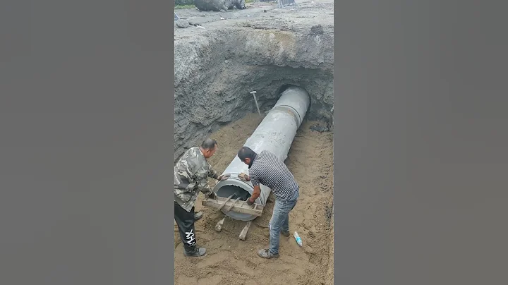 Simple techniques for laying concrete pipes underground