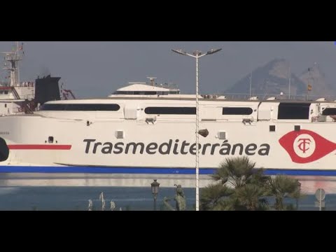 Baleària y DFDS se quedan con los buques, la plantilla y las rutas de Trasmediterránea