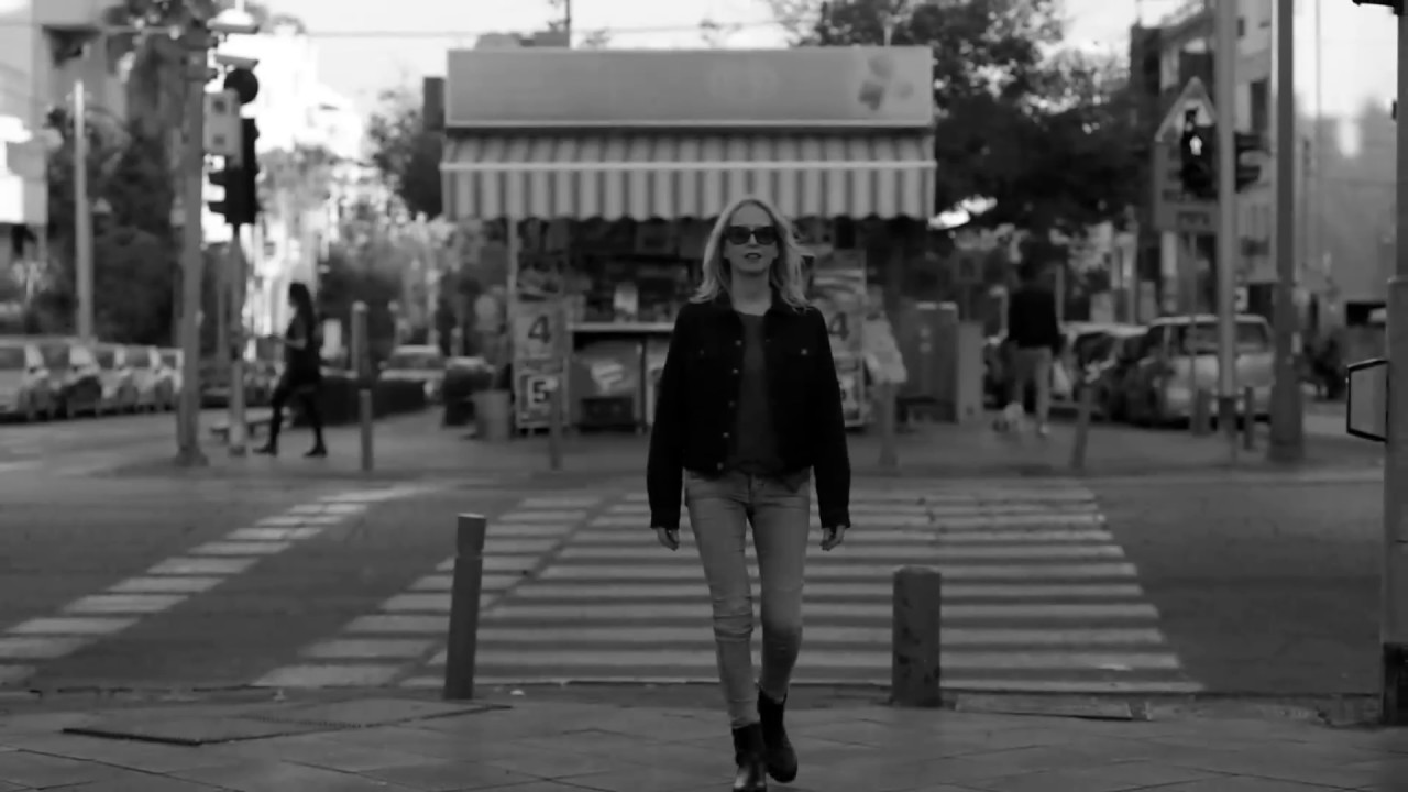 ורד קלפטר "קו אדום קו שחור" להופעה