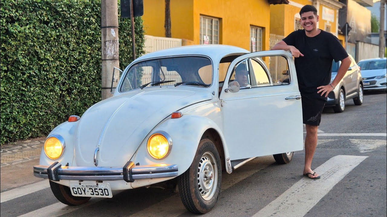 PRIMEIRA VEZ DO MEU AMIGO DIRIGINDO UM FUSCA!!! Leo Vlogs