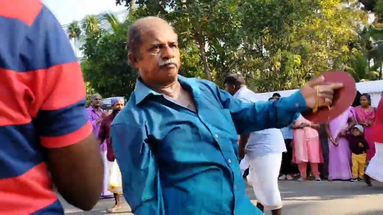 St Jacob Feast 2022 Mundamveli Procession, parichamuttuKali യാക്കോബ് ശ്ലീഹാ പ്രദക്ഷിണം പരിചമുട്ട്കളി