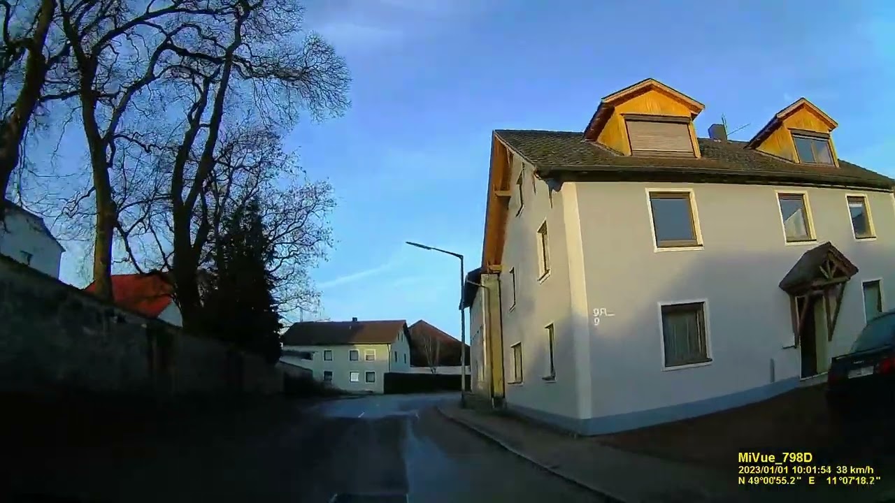 D: Gemeinde Raitenbuch. Landkreis WUG. Fahrt durch den Ort. Januar 2023