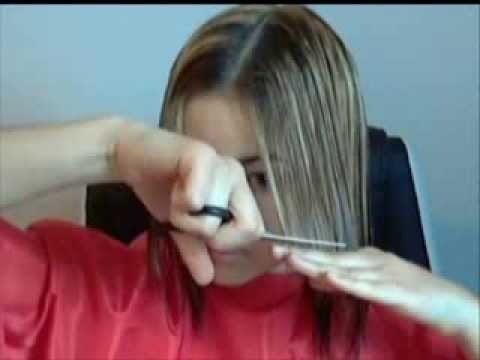 tagliarsi i capelli da soli video - DIY Come tagliarsi i capelli a caschetto da sola tutorial e video