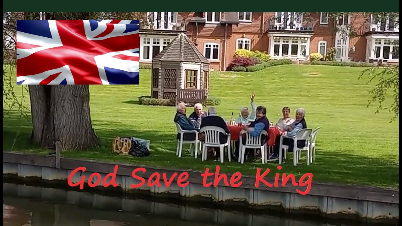 Narrow Boat "pop" Chivers.Goring to Abingdon. River Thames still fast flowing.