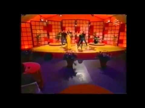 Sonia y Selena - Deja que mueva